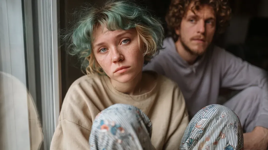 What Do Relationship Anxiety Symptoms Look Like?